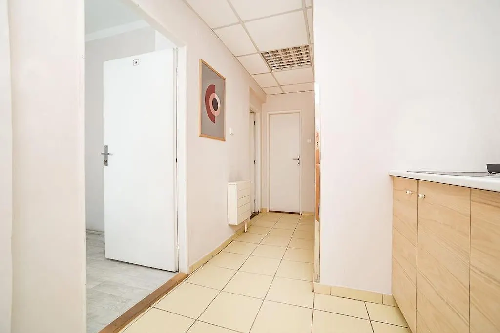 Bright 2 Bed With Big Terrace By Tram Apartamento Praga