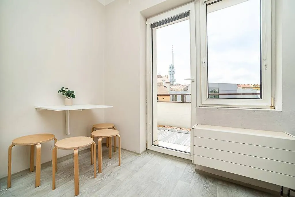 Bright 2 Bed With Big Terrace By Tram Apartamento Praga 0*,