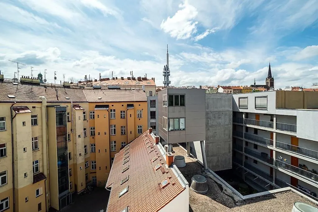 Bright 2 Bed With Big Terrace By Tram Apartamento Praga República Checa