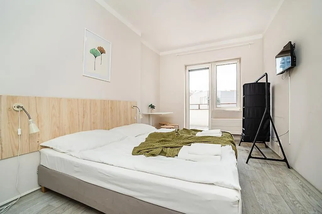 Bright 2 Bed With Big Terrace By Tram Apartamento Praga